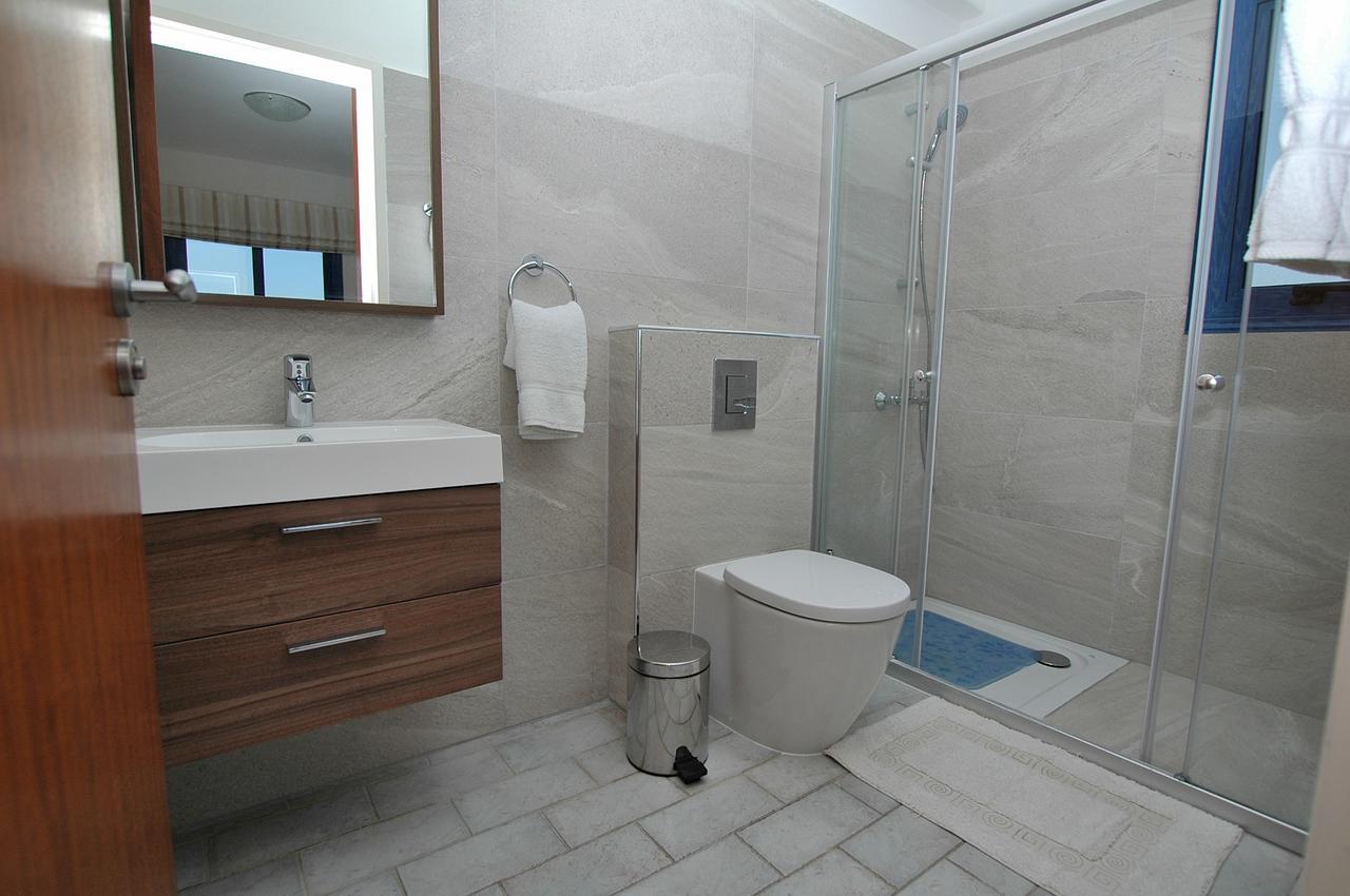 Kymmates Beach Front Villas Paphos Exterior photo